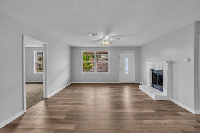 Building Photo - 212 Trailway Cir