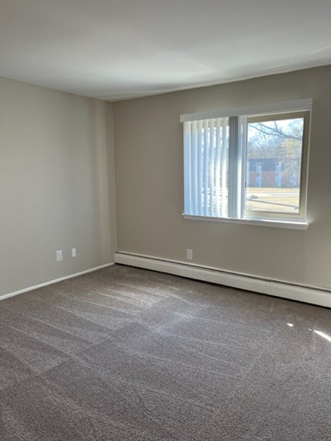 Building Photo - Charming 1 Bedroom/1 Bath near Downtown Rochester!