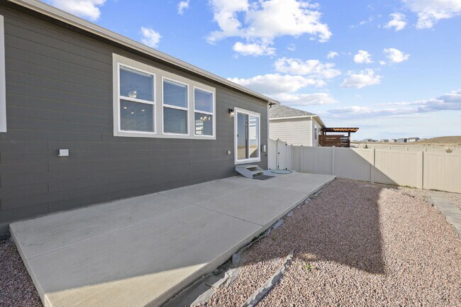 Building Photo - 5255 Big Johnson Dr