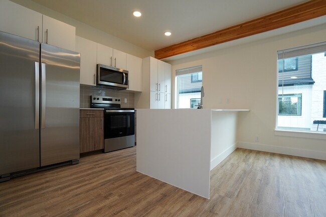 Building Photo - 4617 N Iota Ln