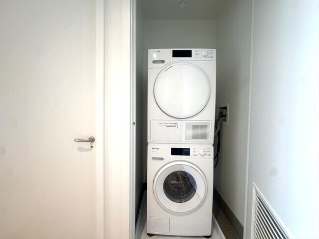 Building Photo - 682 Atlantic Ave