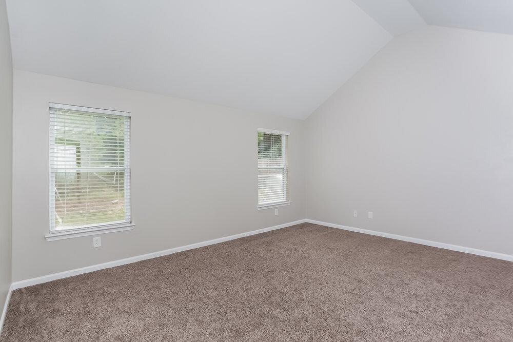 Building Photo - 2420 Valley Creek Dr