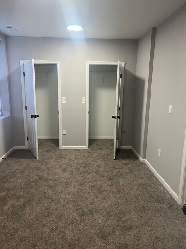 Building Photo - 2305 Whittier Ave