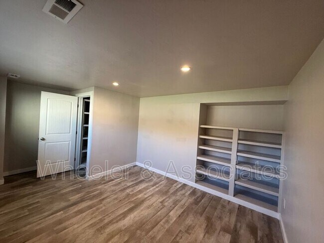 Building Photo - 2587 N 1450 E