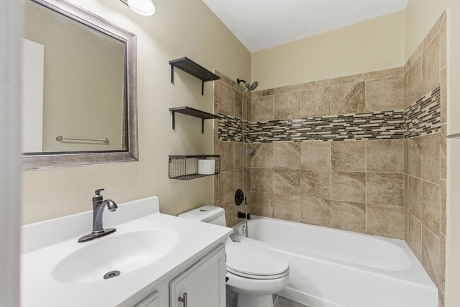 Building Photo - Lovely 3 BR/1.5 BA Townhome in Bowie!