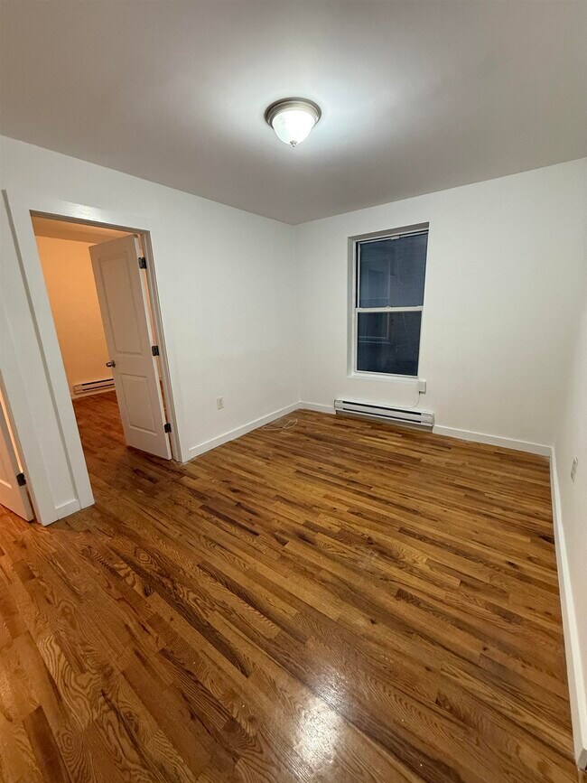 Building Photo - 44 Broadway