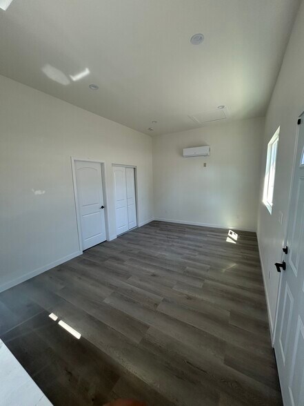 Building Photo - 7948 Aura Ave