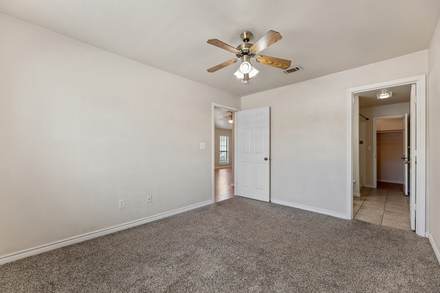 Building Photo - 100 Sendero Dr