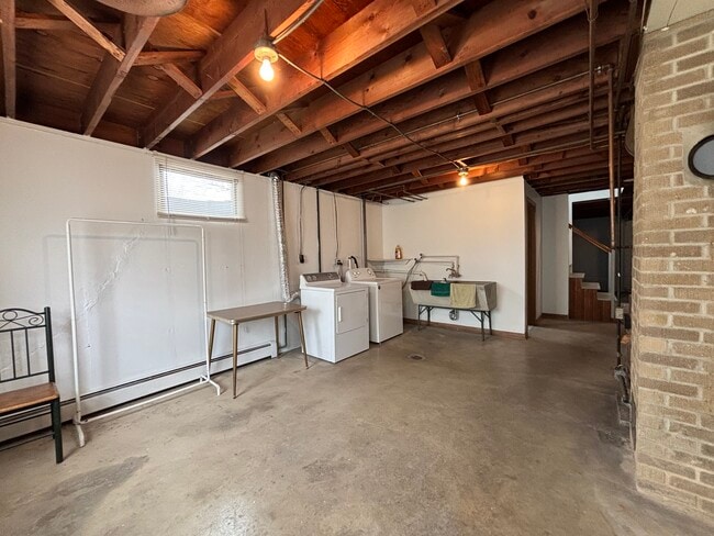 Building Photo - 2208 Stieg Rd