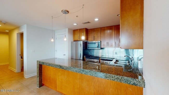 Building Photo - 2060 Beach Blvd