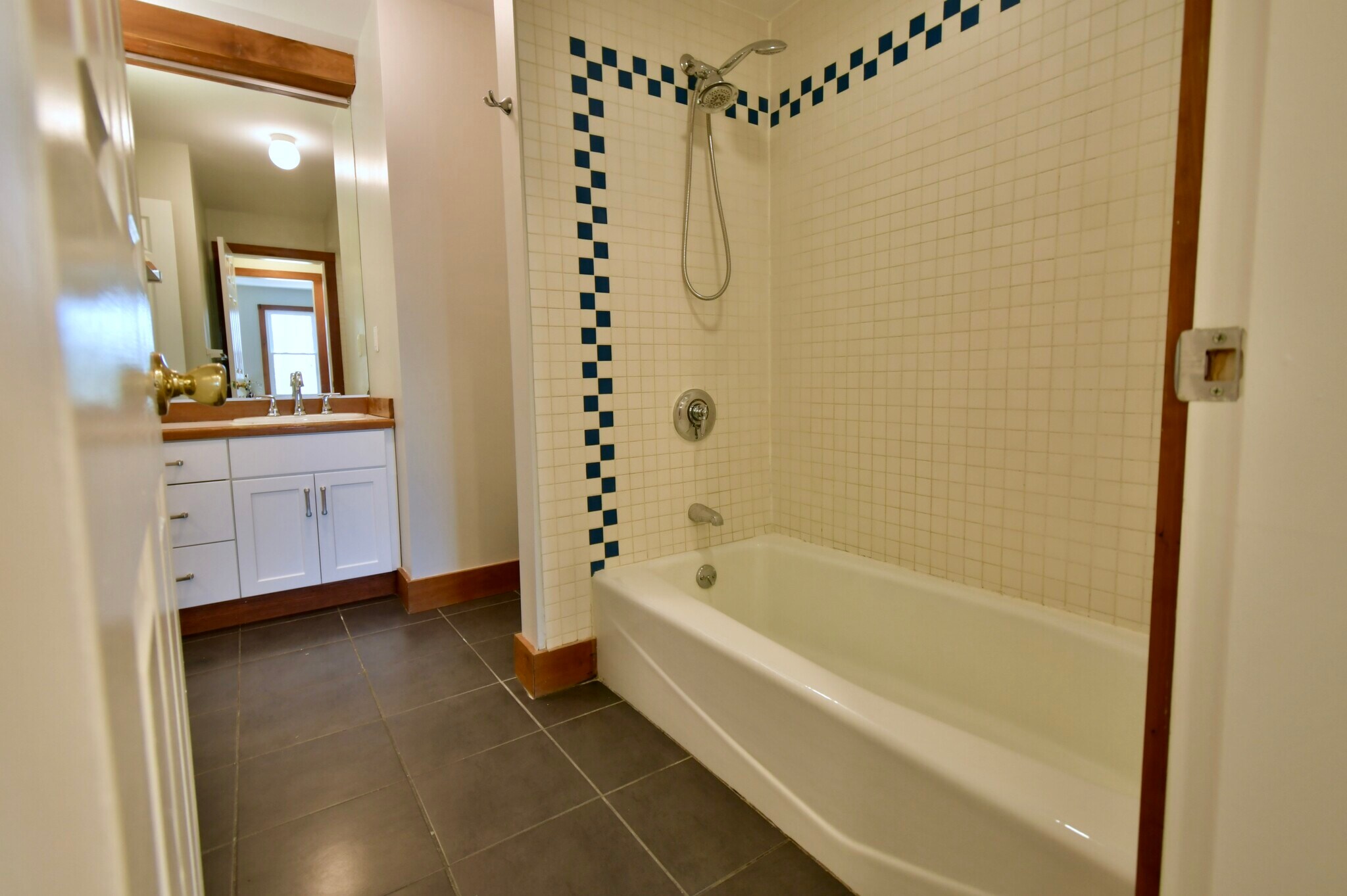 Building Photo - 39E Bellis Cir