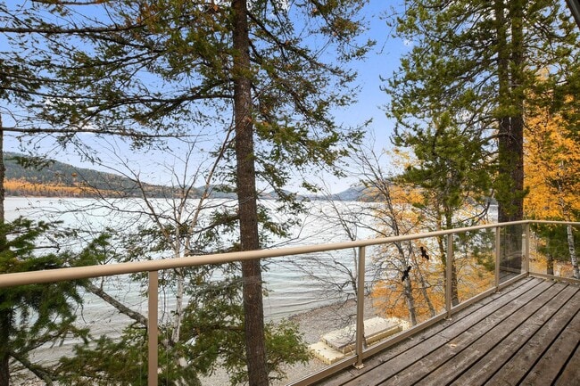 Building Photo - 1 bedroom, 1 bath Condo on Whitefish Lake
