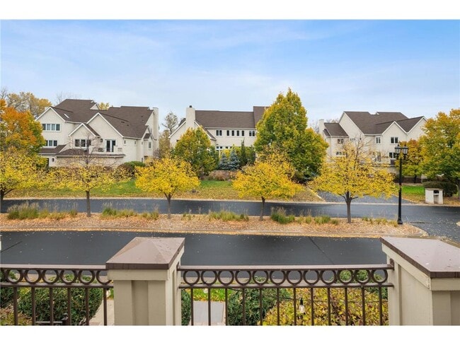 Building Photo - 517 River St