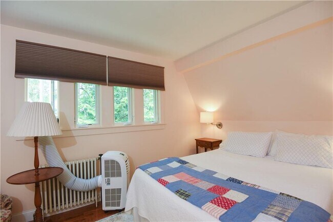 Building Photo - 2 Red Cross Terrace