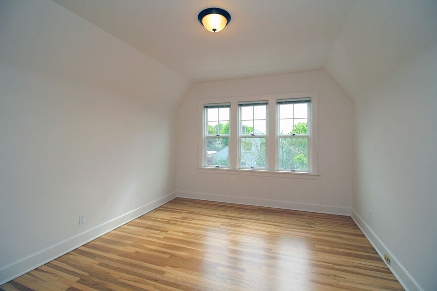 Building Photo - 2703 NW Raleigh St