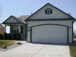 Building Photo - Main level living rancher in Briargate