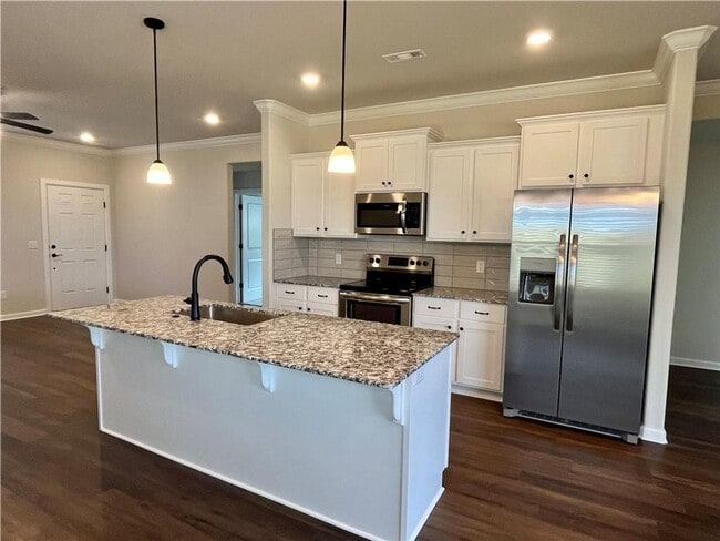 Building Photo - Modern 3-Bed, 2-Bath Home with Fenced Yard