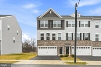 Building Photo - 20 Sister's Farmstead Rd
