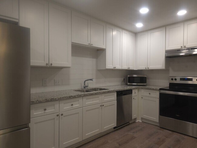 Building Photo - 3 Bed | 2.5 Bath Rental in North Lake Charles