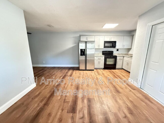 Building Photo - 2809 Marconi St