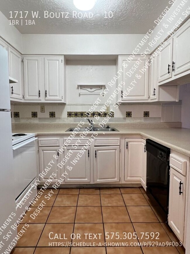 Building Photo - 1717 W Boutz Rd