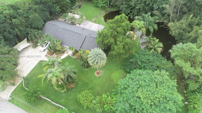 Building Photo - 4301 SW 101st Ave
