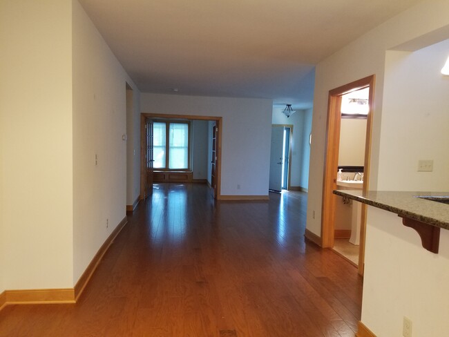 Building Photo - 612 N 66th St