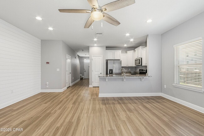 Building Photo - 7450 Shadow Lake Dr