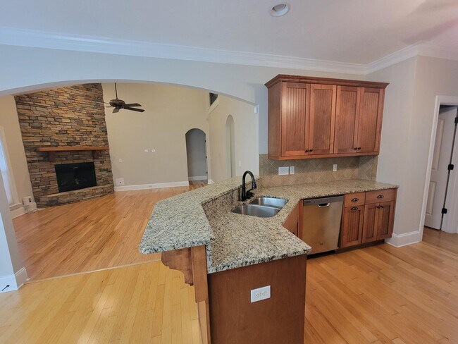 Building Photo - 627 Burgamy Pass