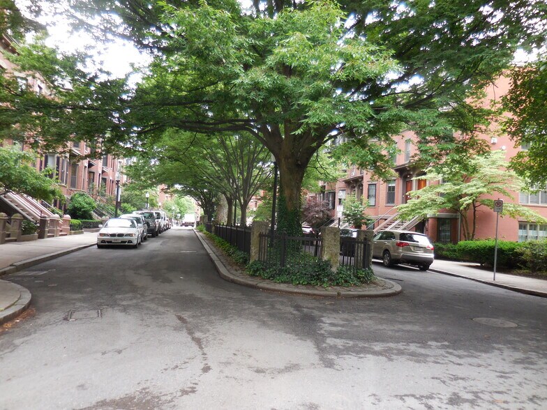 Building Photo - 43 Braddock Park