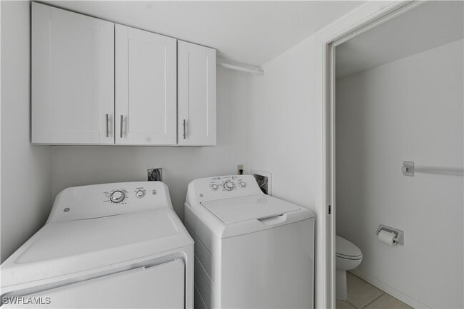 Building Photo - 514 11th Ave S