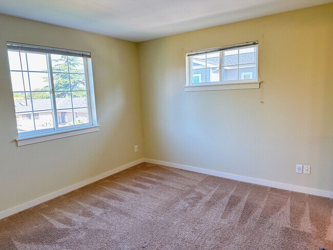 Building Photo - 3035/3037 Pacific St