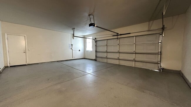 Building Photo - 1515 Shooting Star Dr