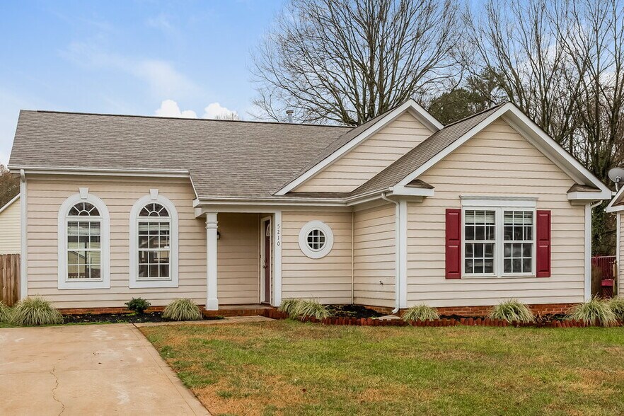 Building Photo - 5210 Grenelefe Village Rd