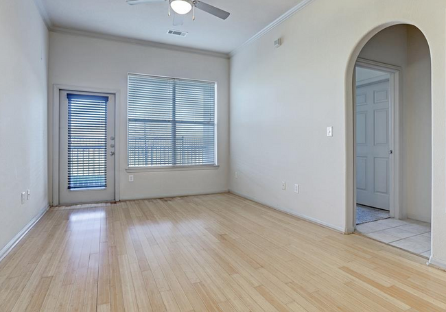 Primary Photo - 1441 East St