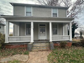 Building Photo - 405 Langhorne Ln