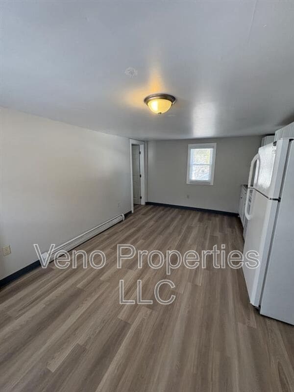 Building Photo - 24 W Main St