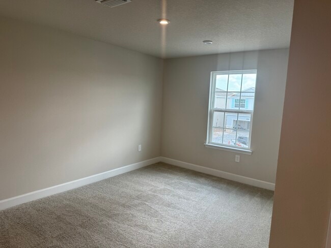Building Photo - 14051 Crimson Ave
