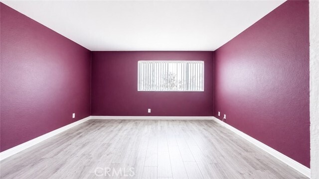 Building Photo - 946 W 220th St