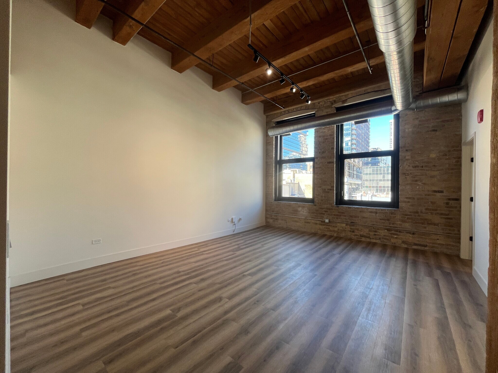 Building Photo - 151 W Ohio St