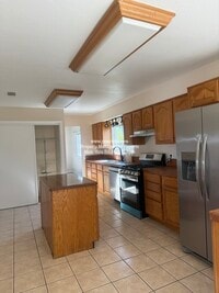 Building Photo - 412 Coventry Dr