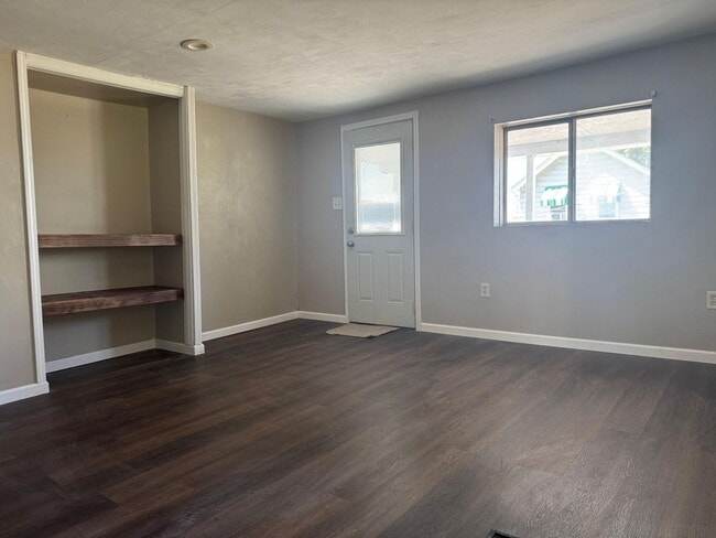 Building Photo - Cute 1 bedroom house Rochester