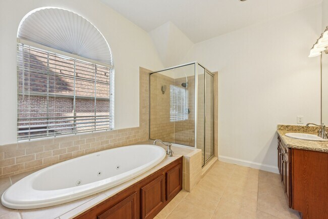 Building Photo - 1515 Oakdale St