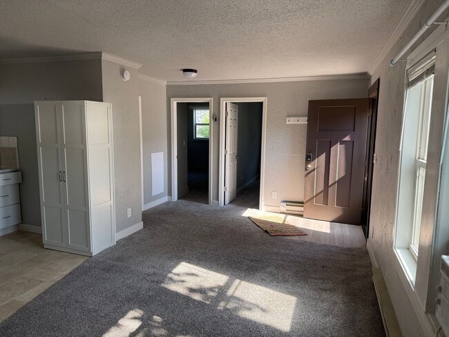 Building Photo - Charming 2 Bed, 1 Bath Home – Month-to-Mon...