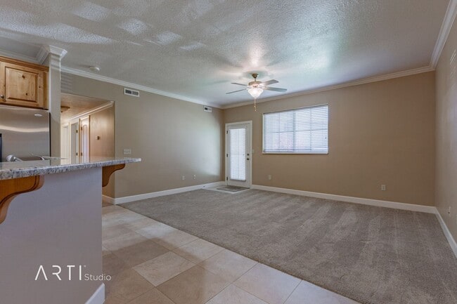 Building Photo - Available September 1 - Spacious 3 Bedroom...