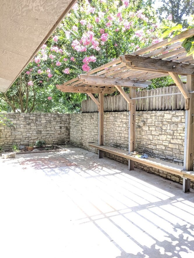 Building Photo - 1813 Dexter St