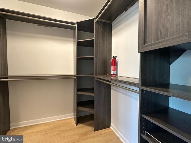 Building Photo - 25274 Gothic Square