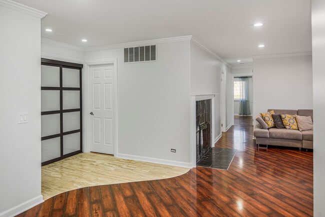 Building Photo - 1168 Middlebury Ln