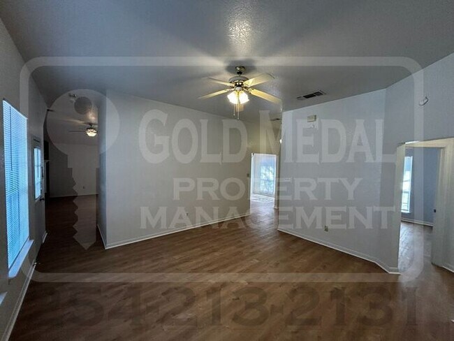 Building Photo - 1805 Diana Ln