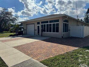 Building Photo - 3 bedroom in Dania Beach FL 33004